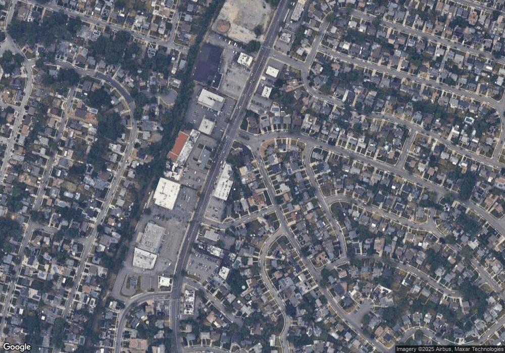 674 Park Ln S, Franklin Square, NY 11010 - photo 1