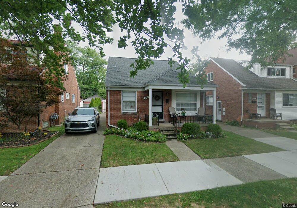 930 Beaconsfield Ave, Grosse Pointe Park, MI 48230 - photo 1