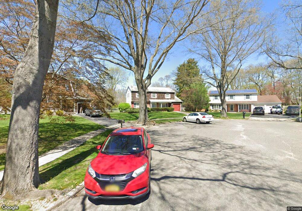 15 Eileen Ct, ComMacK, NY 11725 - photo 1