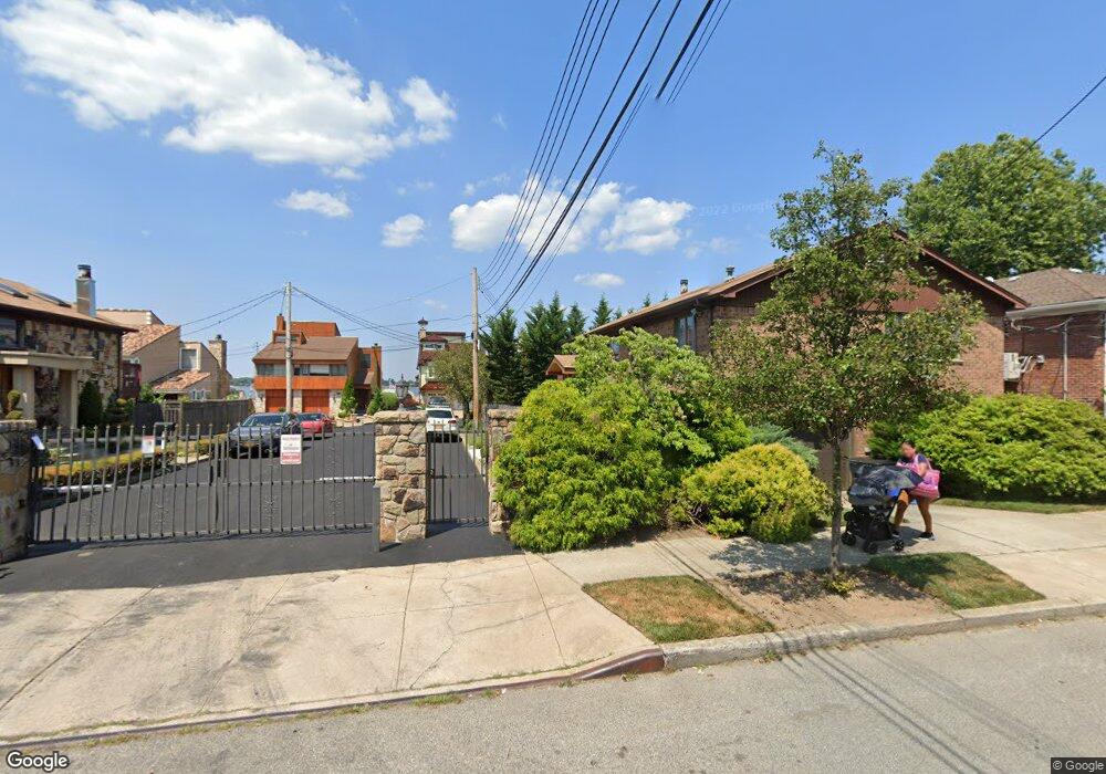 15459 Riverside Dr, Flushing, NY 11357 - photo 1