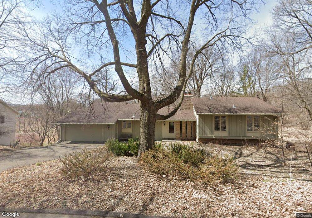 17149 Chiltern Hills Rd, Minnetonka, MN 55345 - photo 1