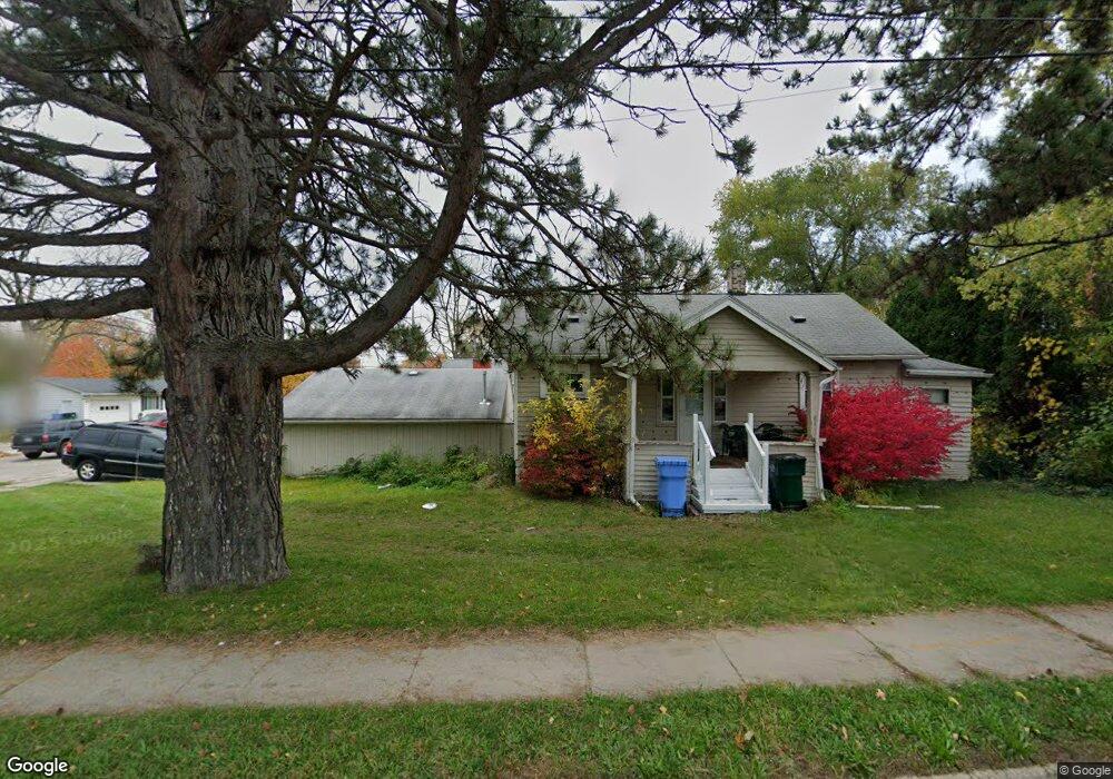 532 W Jolly Rd, Lansing, MI 48910 - photo 1