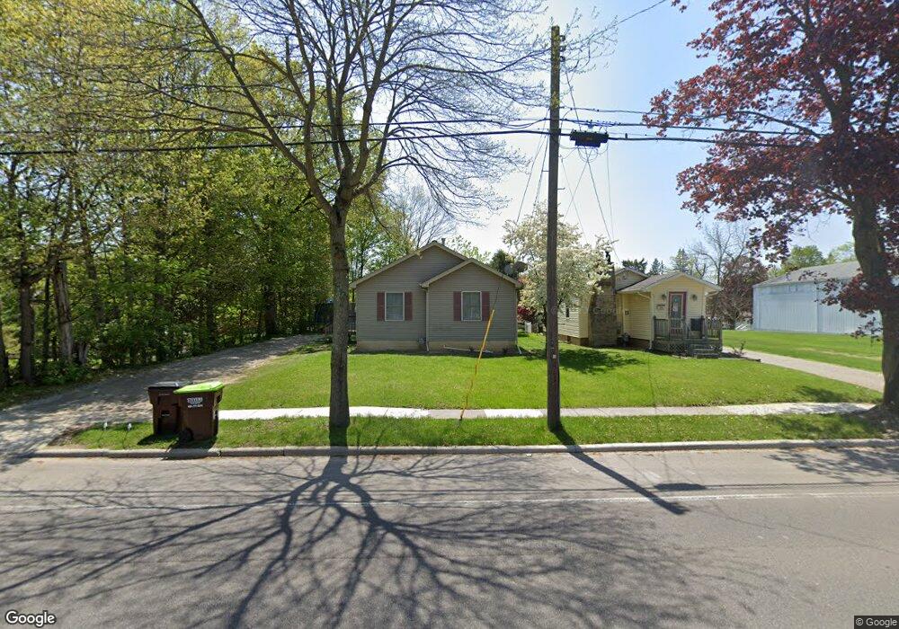 719 W Maple Ave, Adrian, MI 49221 - photo 1