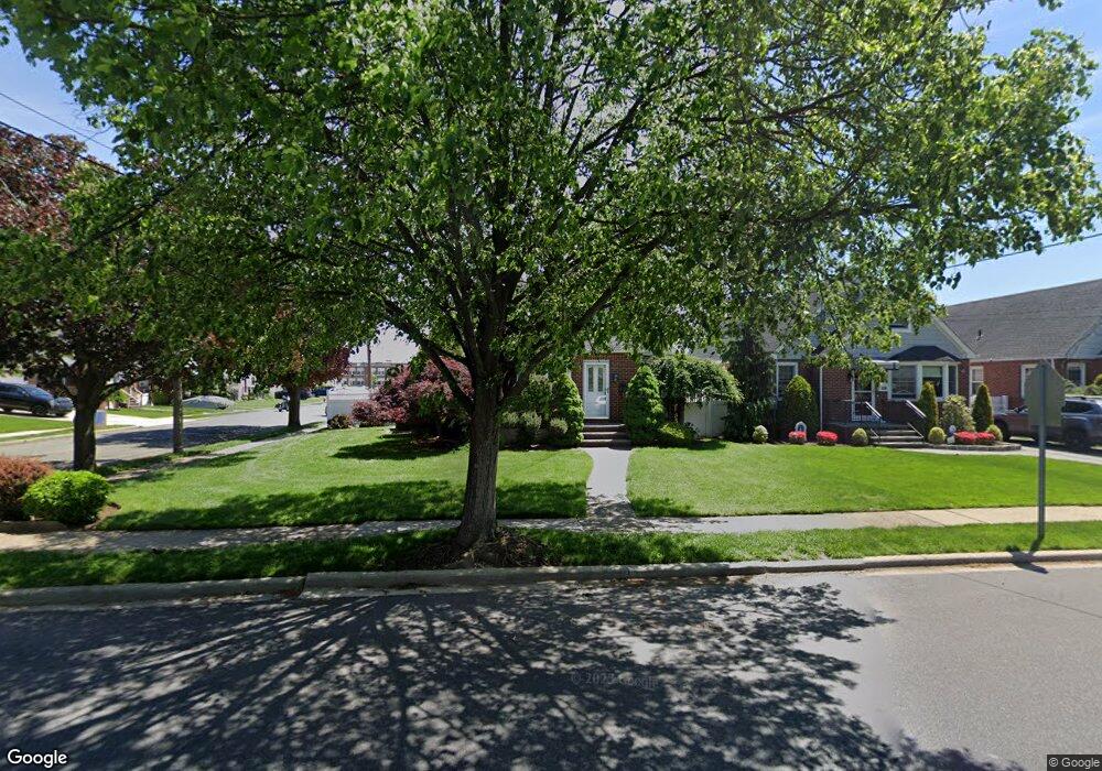 121 Semton Blvd, Franklin Square, NY 11010 - photo 1