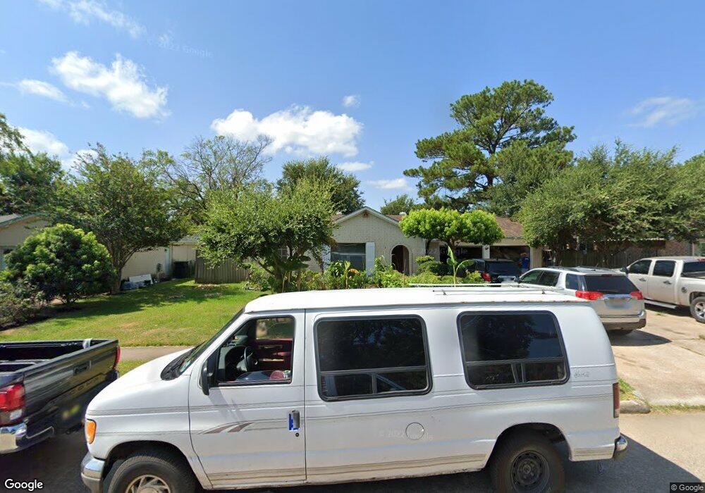 911 W Nelda Rd, Houston, TX 77088 - photo 1