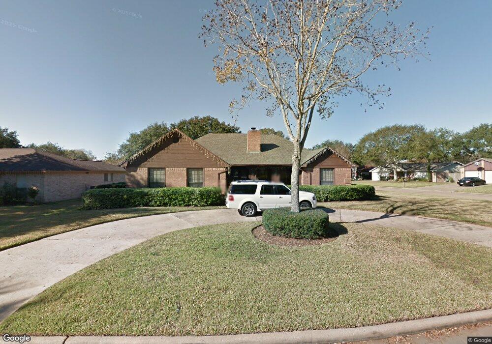 2002 Franklin Cir, Rosenberg, TX 77471 - photo 1