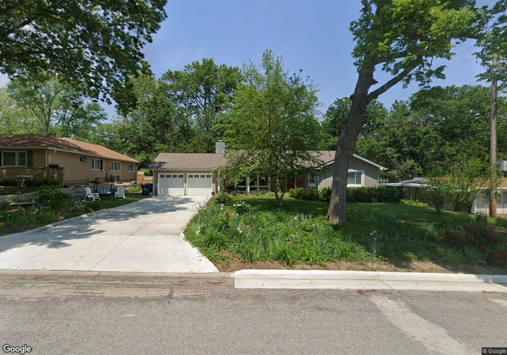 1526 SW 28th St, Topeka, KS 66611 - photo 1