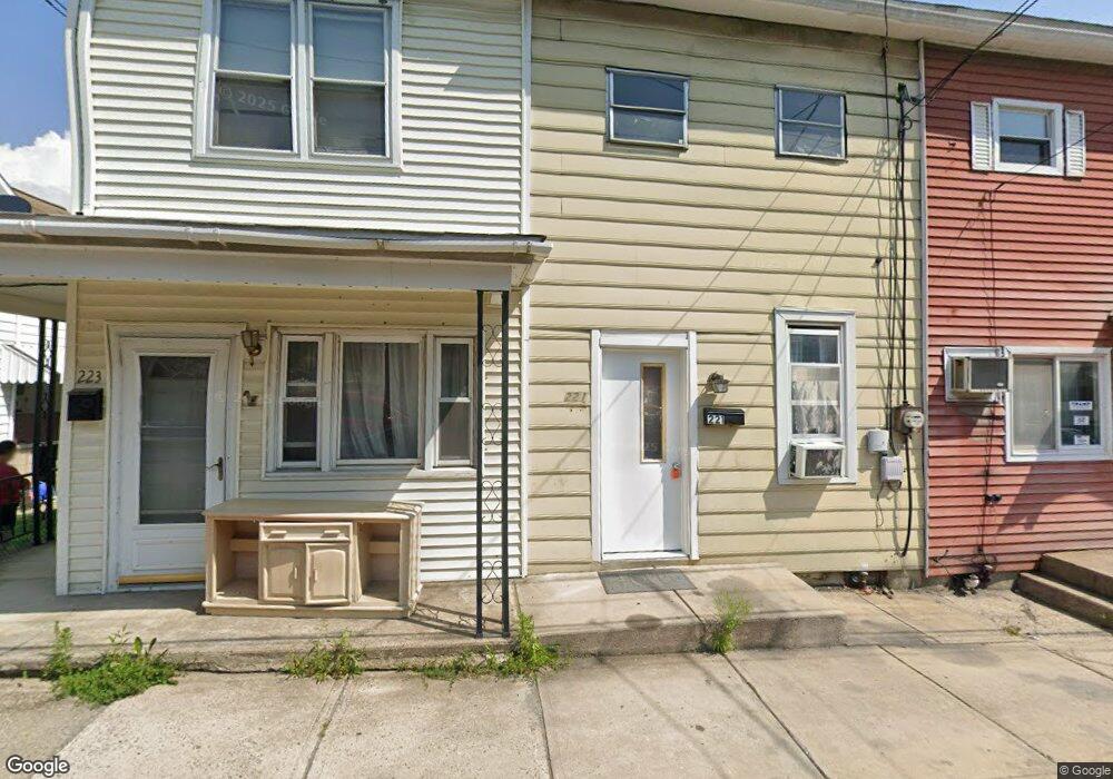 221 Penn St, Tamaqua, PA 18252 - photo 1