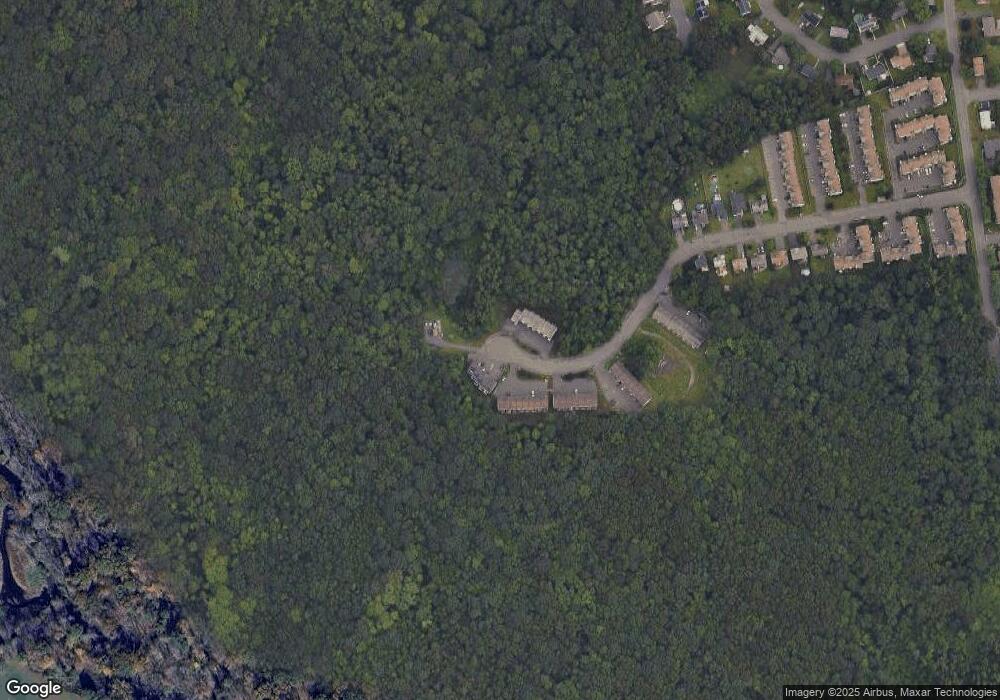 129 Taft Point unit 3, Waterbury, CT 06708 - photo 1