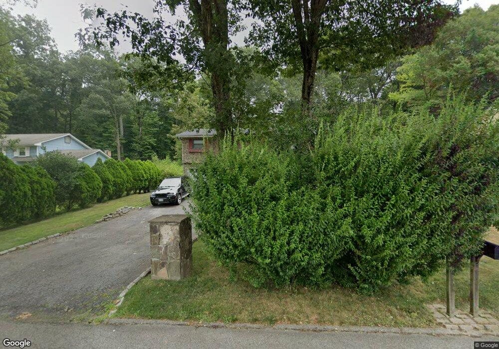 557 Westbrook Dr, Cortlandt Manor, NY 10567 - photo 1