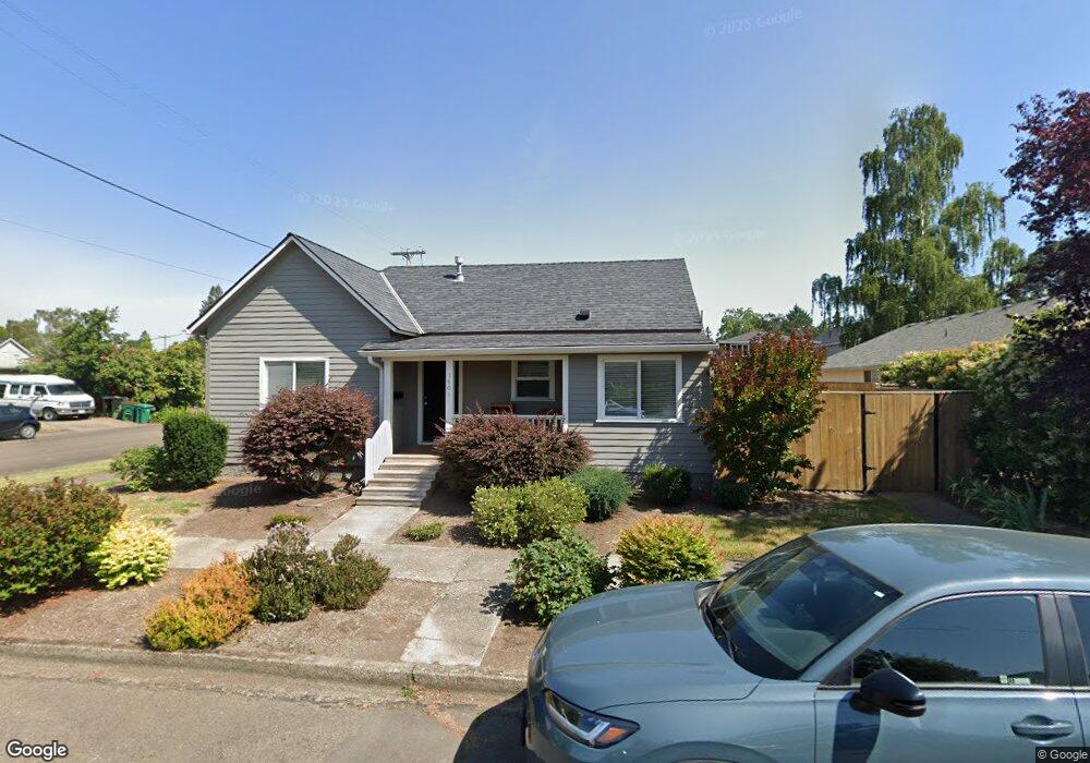 1401 E 7th St, Newberg, OR 97132 - photo 1