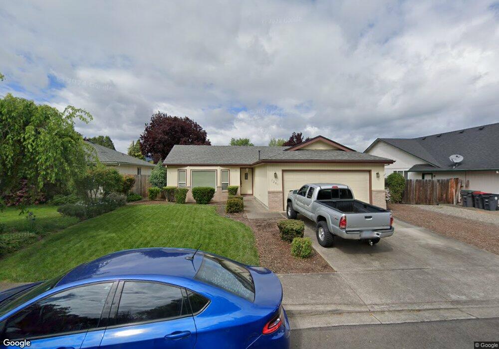 1281 Heather Ln, Central Point, OR 97502 - photo 1