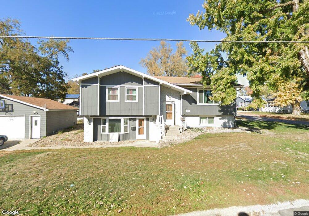 724 S 8th Ave E, Newton, IA 50208 - photo 1