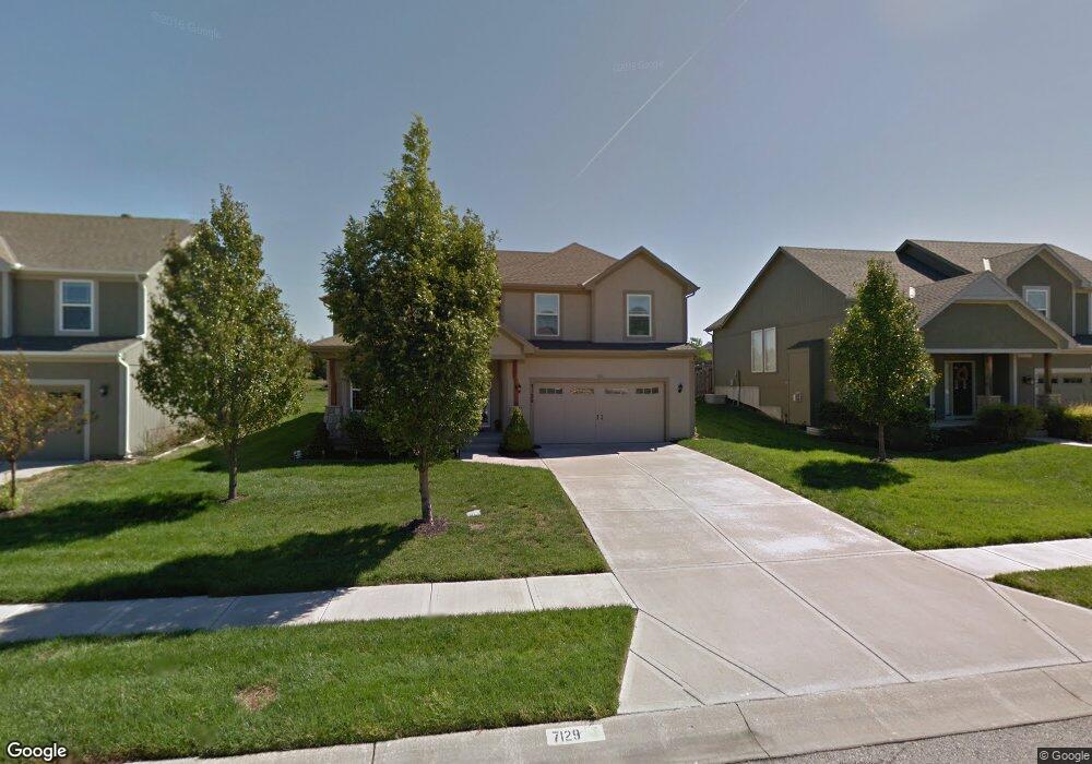 7129 Aminda Dr, Shawnee, KS 66227 - photo 1