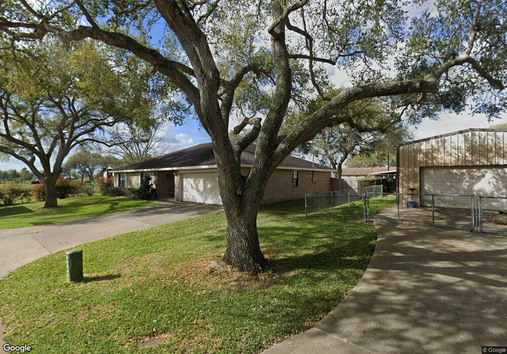 1010 Phillips Cir, East Bernard, TX 77435 - photo 1