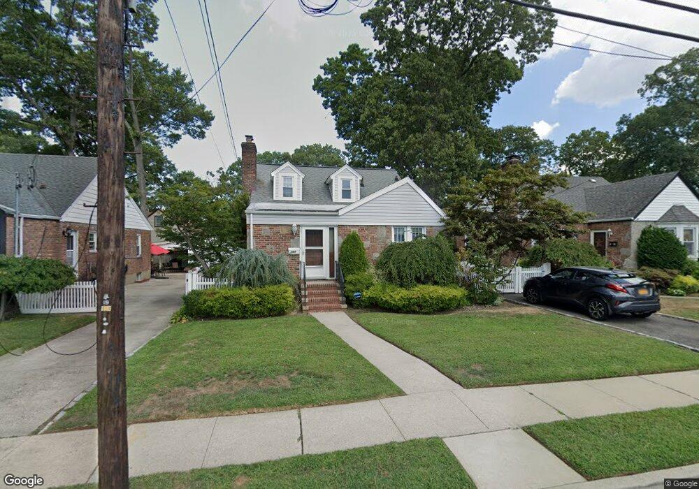 101 E Dover St, Valley Stream, NY 11580 - photo 1