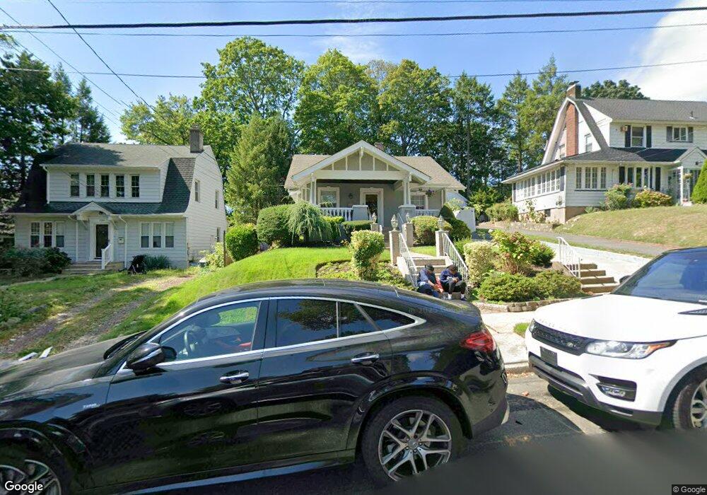 345 Hamilton Place, Hackensack, NJ 07601 - photo 1