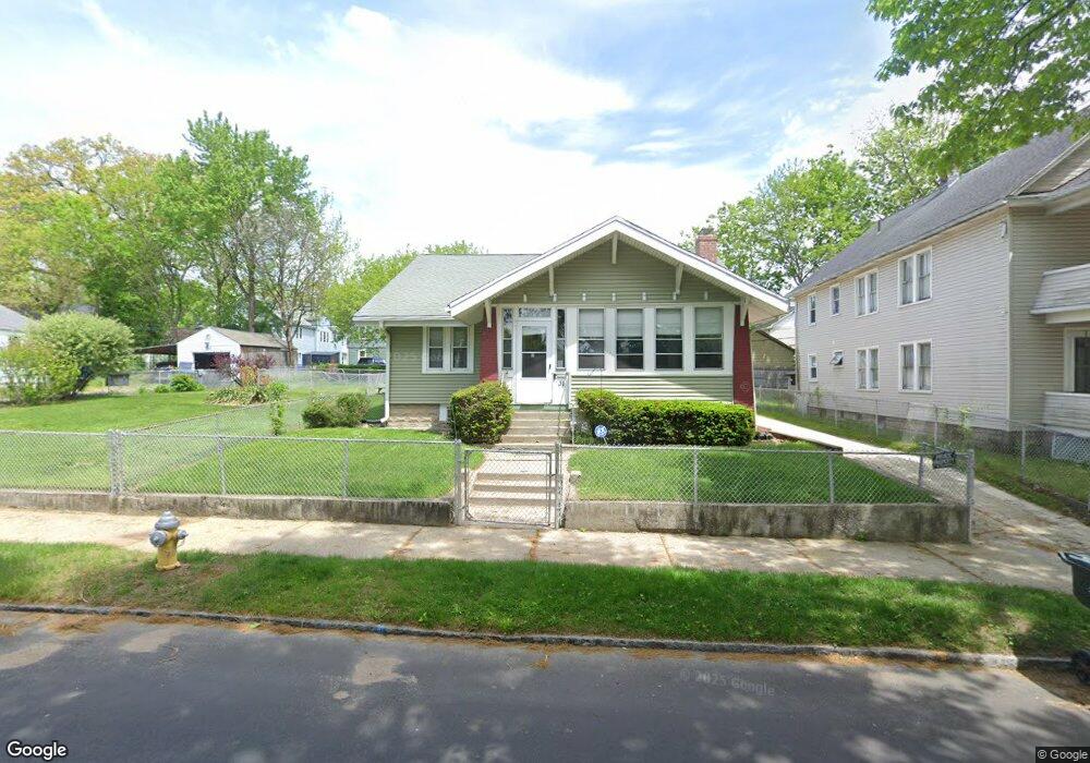 31 Sycamore St, Springfield, MA 01109 - photo 1