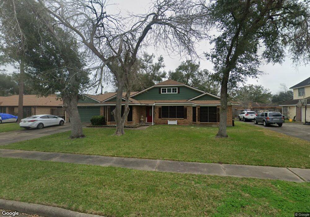 2400 Salisbury Ln, Alvin, TX 77511 - photo 1