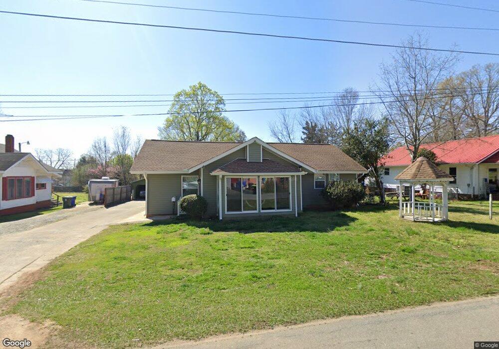 513 W 5th St, Siler City, NC 27344 - photo 1