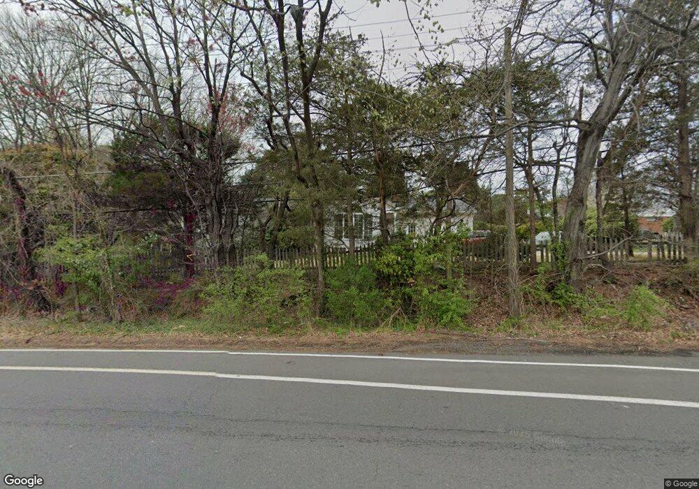 3200 Glen Carlyn Rd, Falls Church, VA 22041 - photo 1