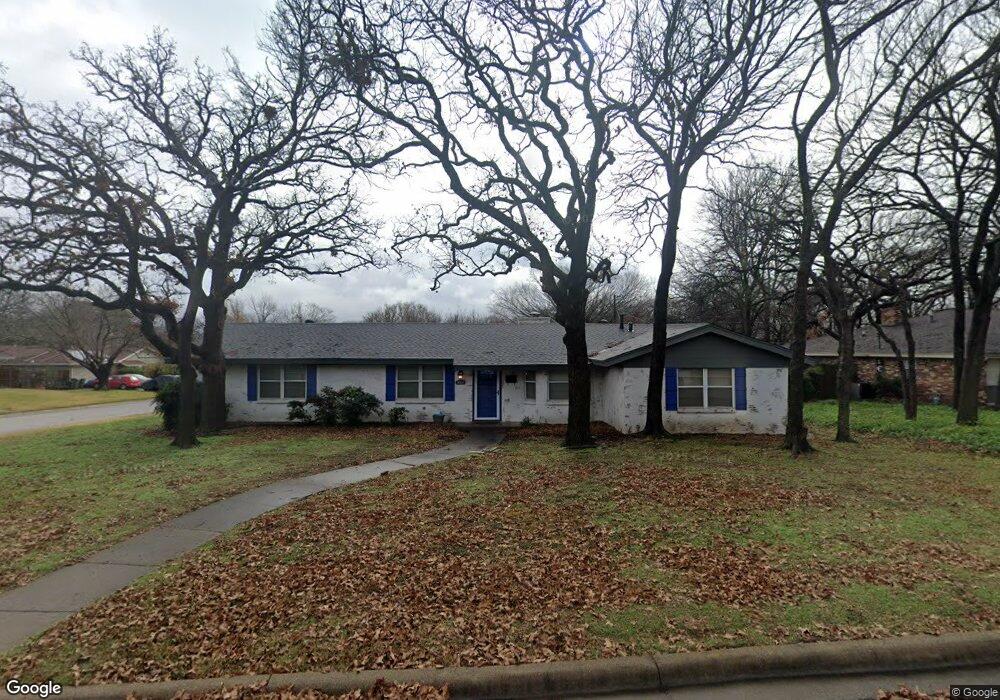 1001 Inwood Dr, Hurst, TX 76053 - photo 1