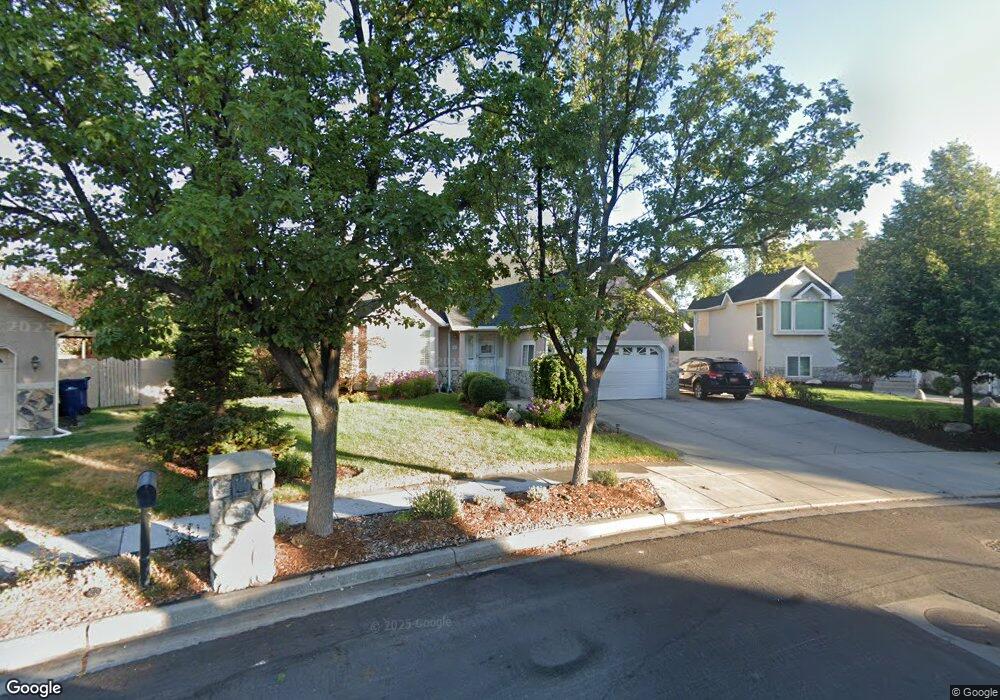 7962 Cliff Side Dr, Sandy, UT 84094 - photo 1