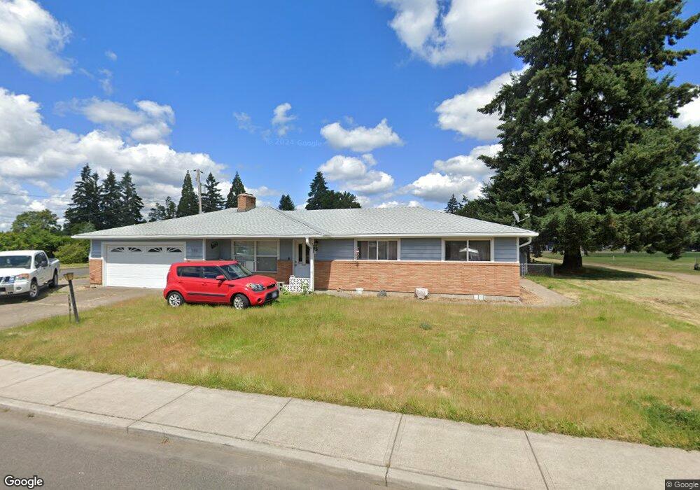 580 N Cedar St, Canby, OR 97013 - photo 1
