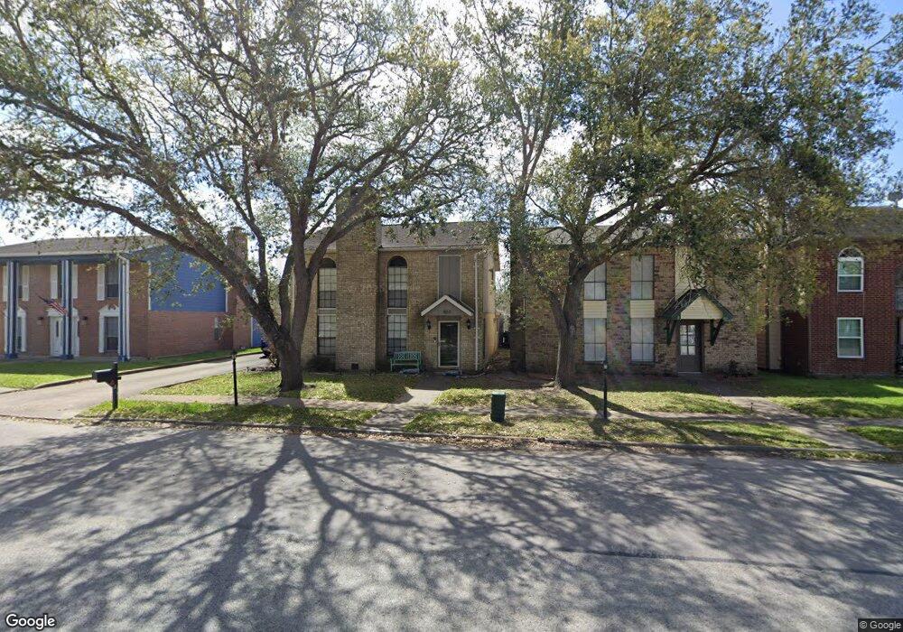 833 Clubside Dr, East Bernard, TX 77435 - photo 1