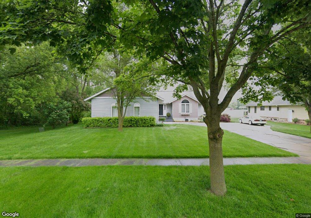 1220 Birchwood Dr, Flushing, MI 48433 - photo 1