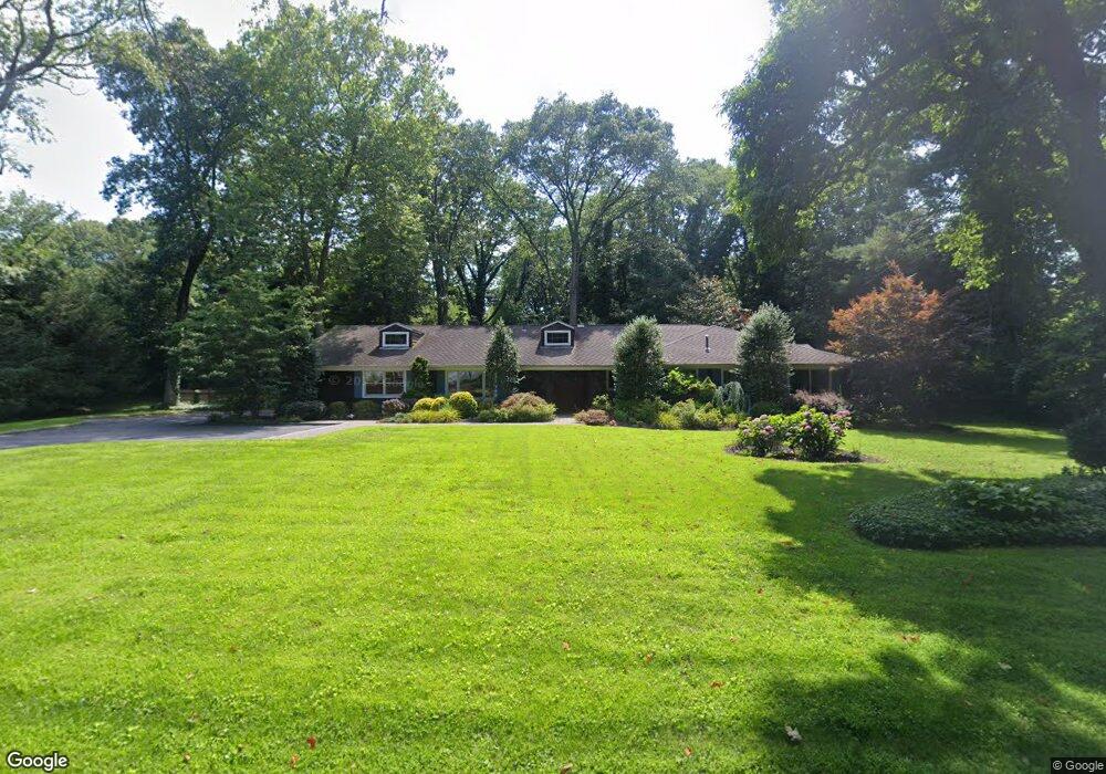 10 Soundview Ln, Port Washington, NY 11050 - photo 1