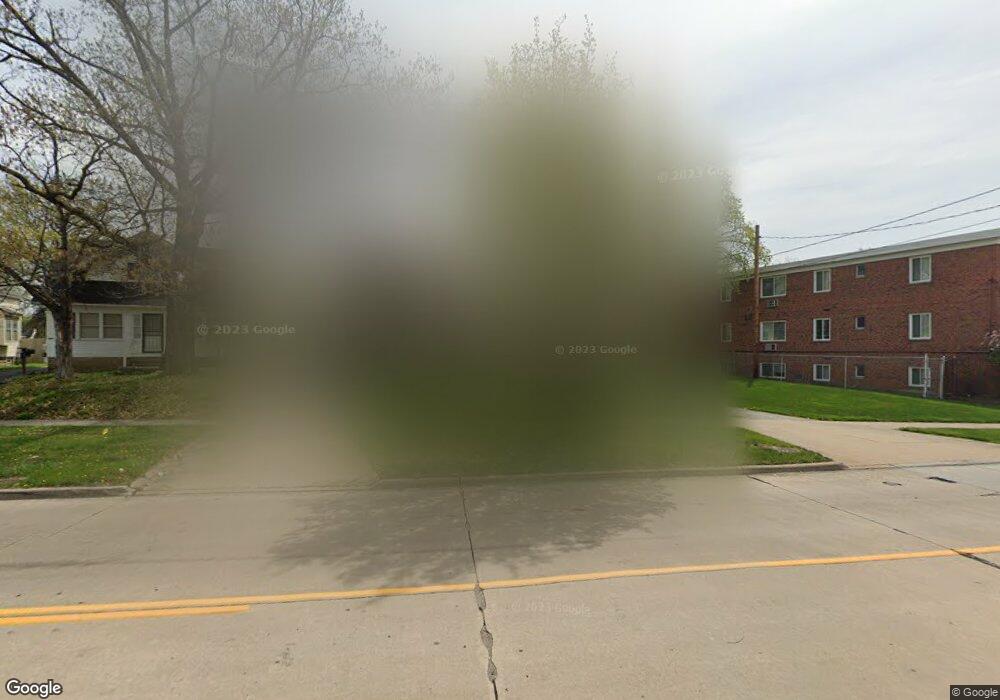 5133 Lee Rd, Maple Heights, OH 44137 - photo 1