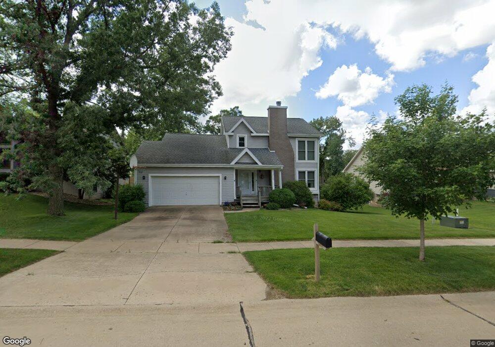 3717 Coppermill Rd NE, Cedar Rapids, IA 52402 - photo 1