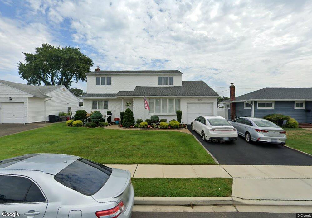 2099 Saddle Path, Seaford, NY 11783 - photo 1