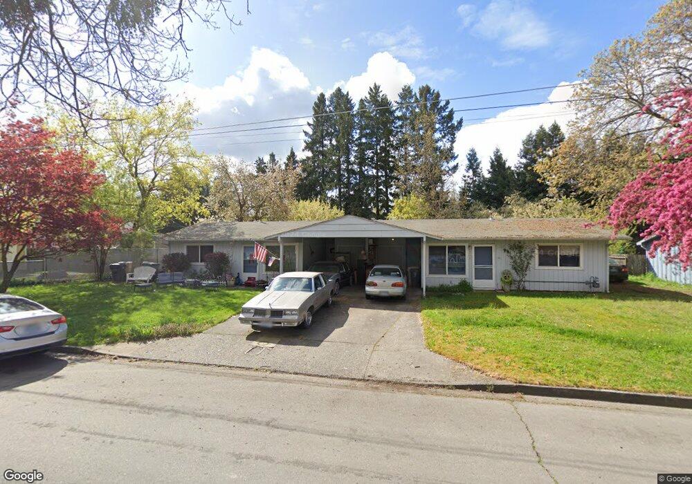 215 SW Central Ave, Grants Pass, OR 97526 - photo 1