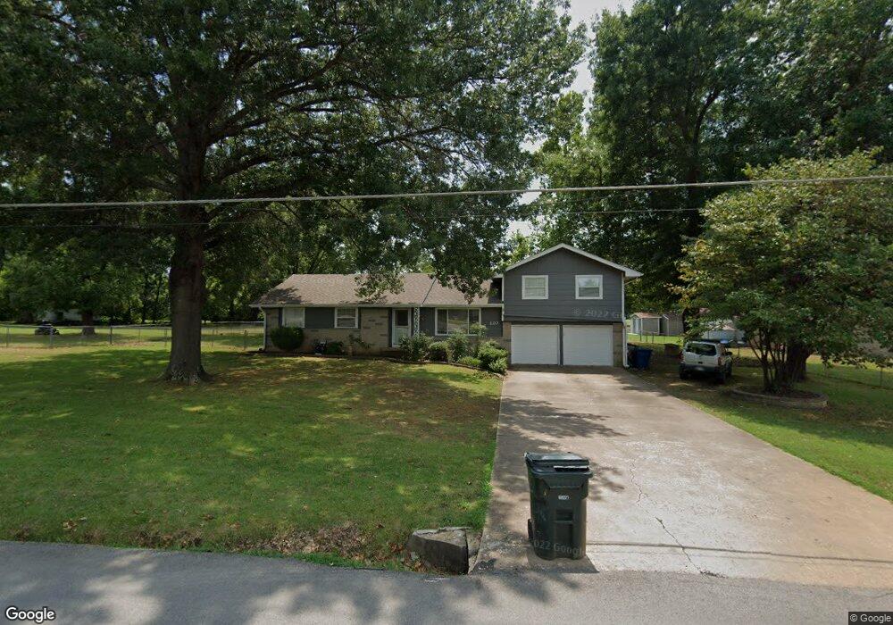 107 W Fry St, Claremore, OK 74017 - photo 1