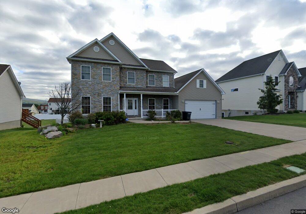 202 Huckleberry Ln, Duryea, PA 18642 - photo 1