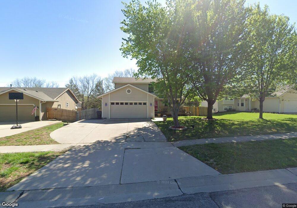 2540 SW Ancaster Rd, Topeka, KS 66614 - photo 1