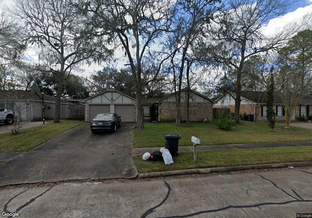 16318 Oxnard Ln, Friendswood, TX 77546 - photo 1