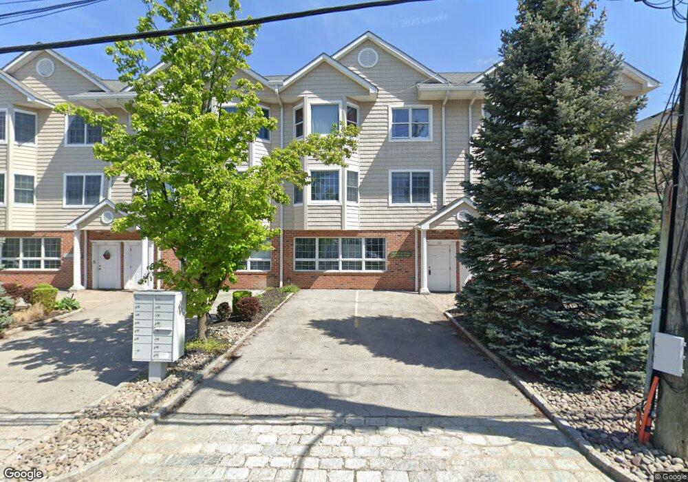 139 Montgomery Ave unit 3, Scarsdale, NY 10583 - photo 1