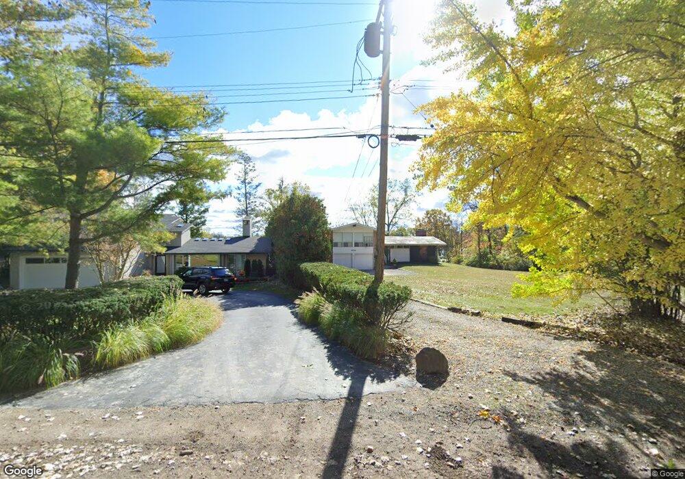 5715 Forman Dr, Bloomfield Hills, MI 48301 - photo 1