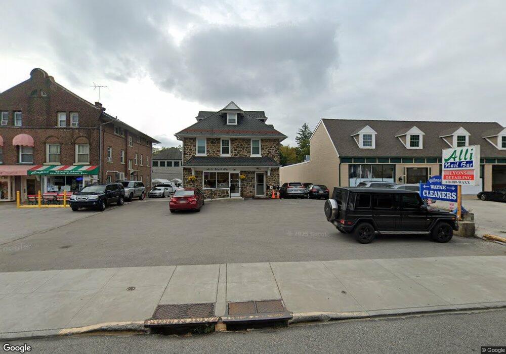 236 E Lancaster Ave, Wayne, PA 19087 - photo 1