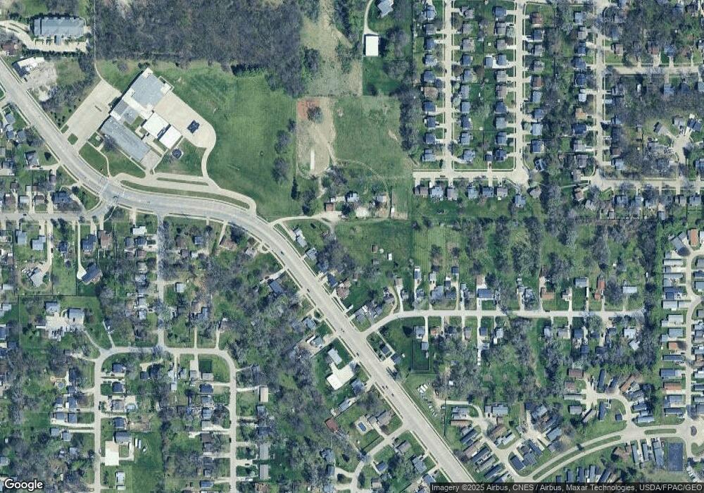 1755 E Watrous Ave, Des Moines, IA 50320 - photo 1