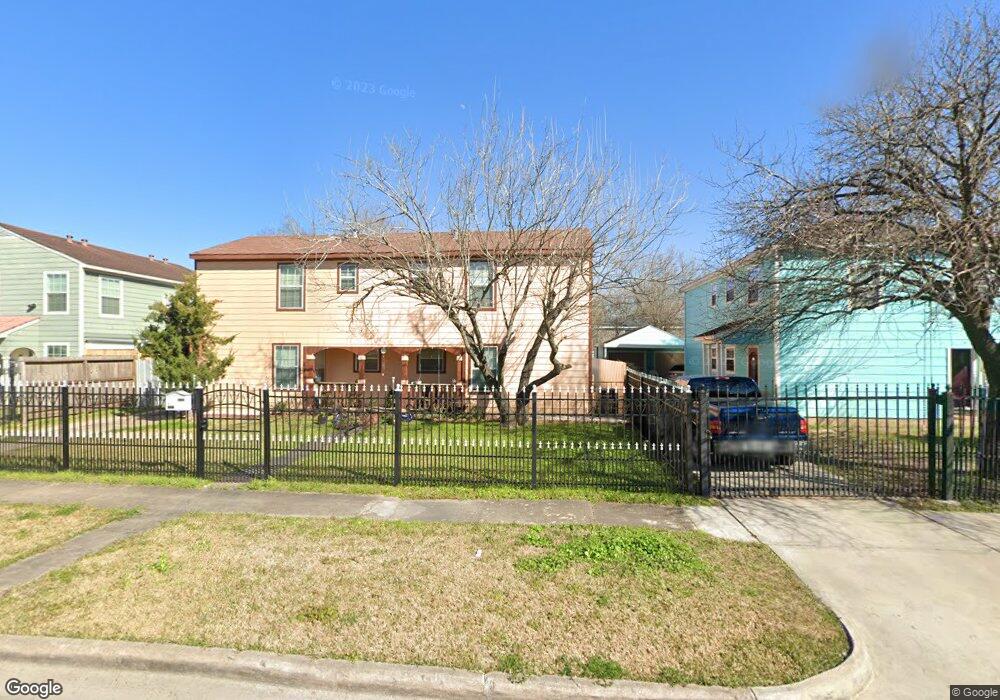 5005 Plum Dr, Houston, TX 77087 - photo 1