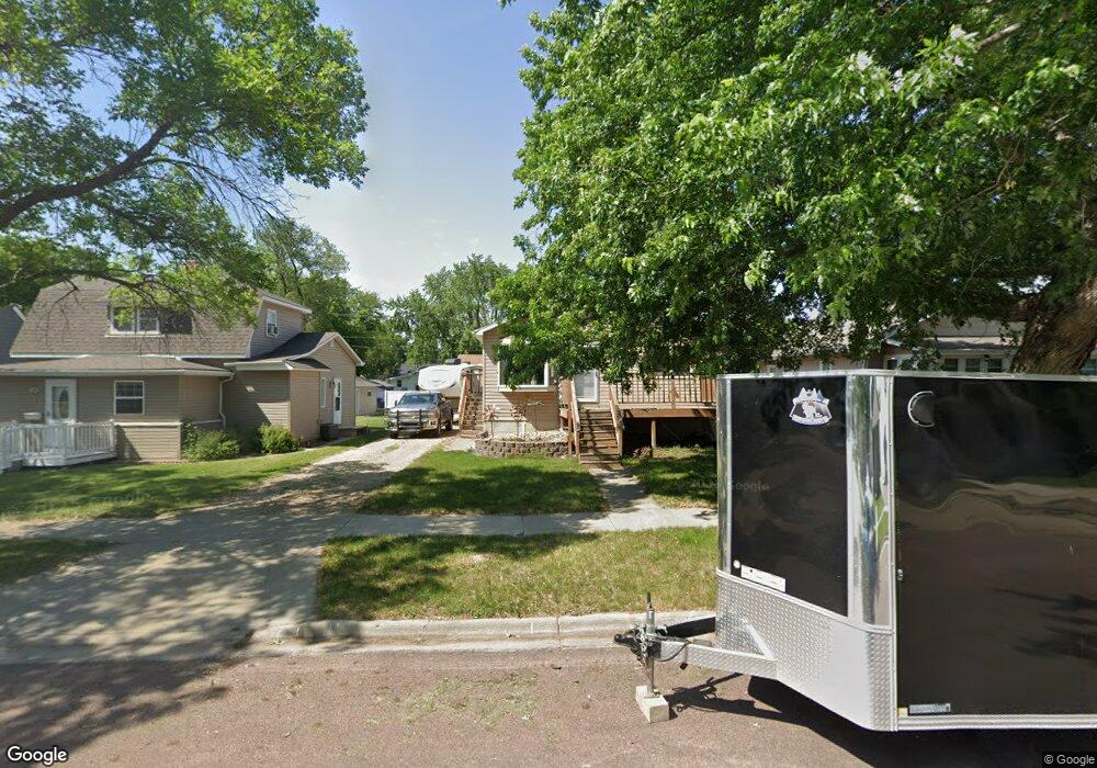 1114 E 3rd Ave, Mitchell, SD 57301 - photo 1