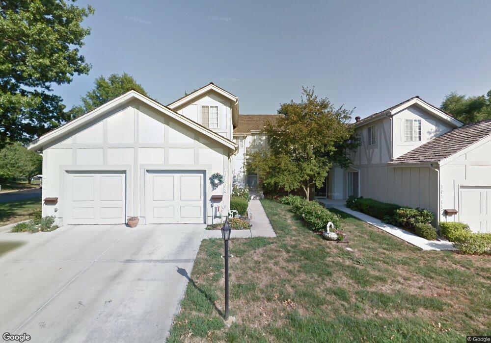 10103 Edelweiss Cir, Shawnee, KS 66203 - photo 1