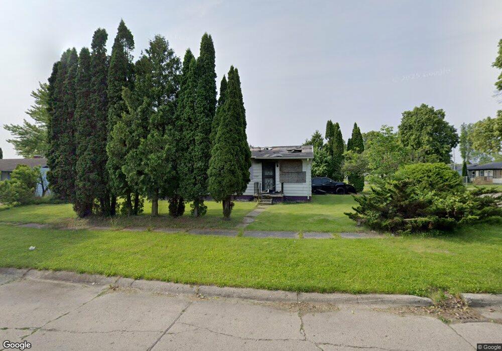 1817 Woodlin Dr, Flint, MI 48504 - photo 1