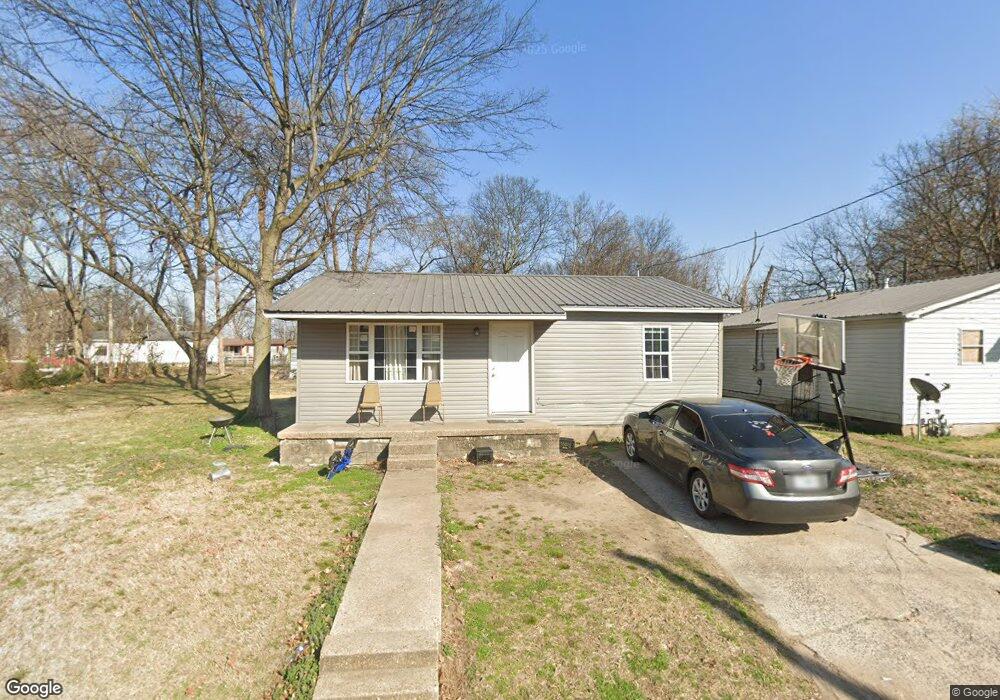 727 Hunter St, New Madrid, MO 63869 - photo 1