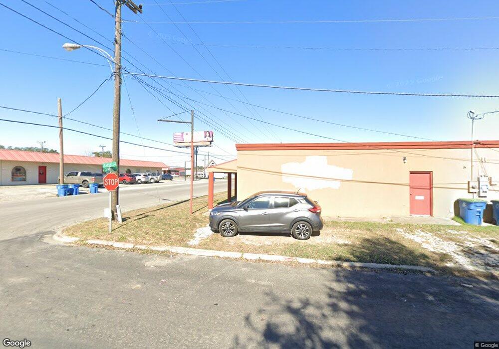 105 E Randall St, Beeville, TX 78102 - photo 1