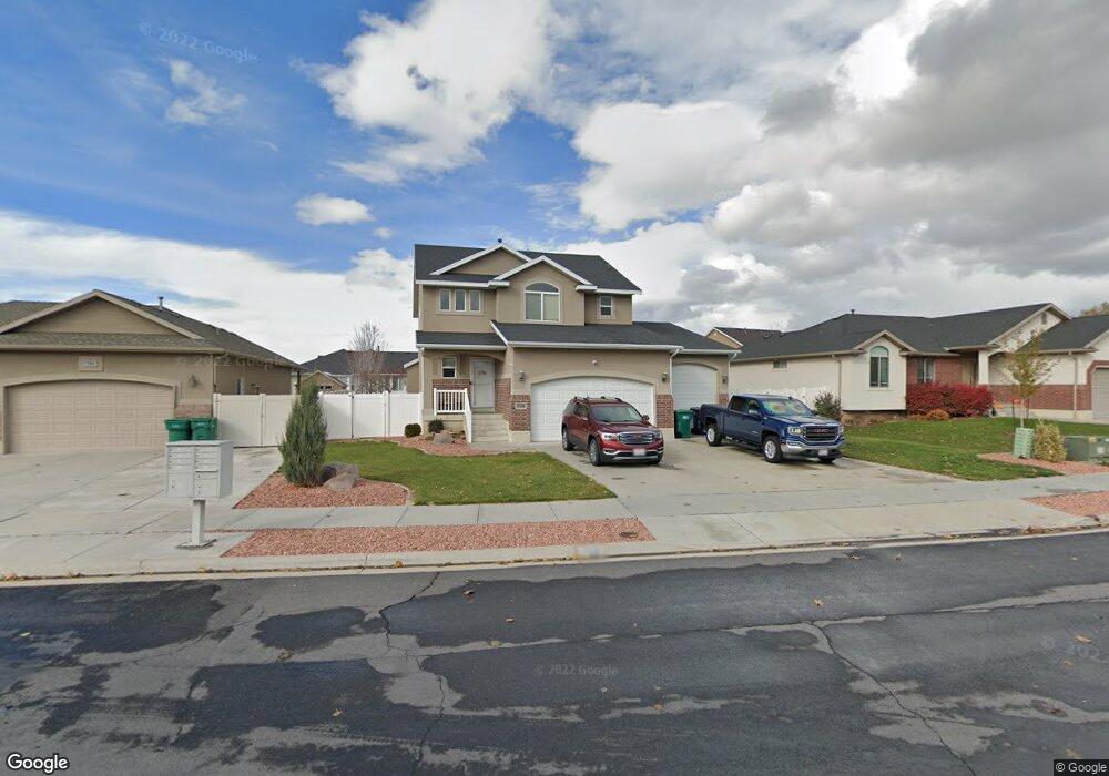 702 Weaver Ln, Layton, UT 84041 - photo 1